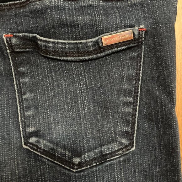 WHBM Skinny Ankle Jeans with Ankle Button Detailing - Size: 0 - Picture 8 of 16